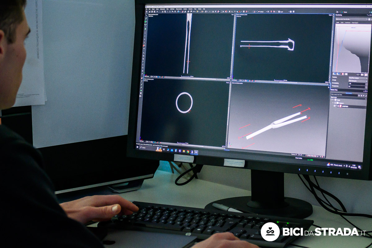 Tavolo Da Gioco 100x55x75 Cm Con Superficie In Fibra Di Carbonio - Scrivania Computer Con Porta Bevande, Gancio E Supporto Monitor