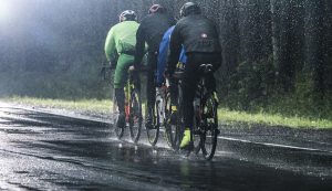 Vale la pena allenarsi con la pioggia? Quando serve e quando è meglio evitare...