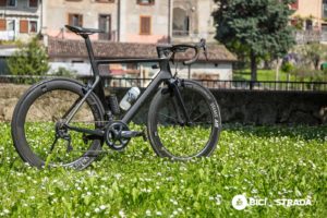 Canyon Aeroad CF SL bicidastrada.it 1 300x200 1