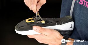 Come posizionare le tacchette delle scarpe per bici da corsa in modo corretto