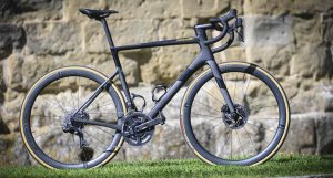 TEST - Cannondale SuperSix Evo 2020 Disc: nuove forme, stesso carattere