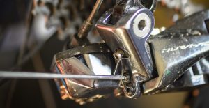 VIDEO - Regolare il cambio elettronico Shimano Di2: ecco come fare