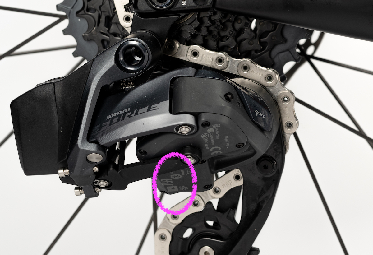 Shimano Ultegra Di2 contro Sram Foce AXS