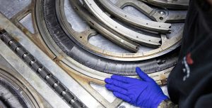 Sapete che fine fa il carbonio usato? Ecco come Trek ricicla la fibra