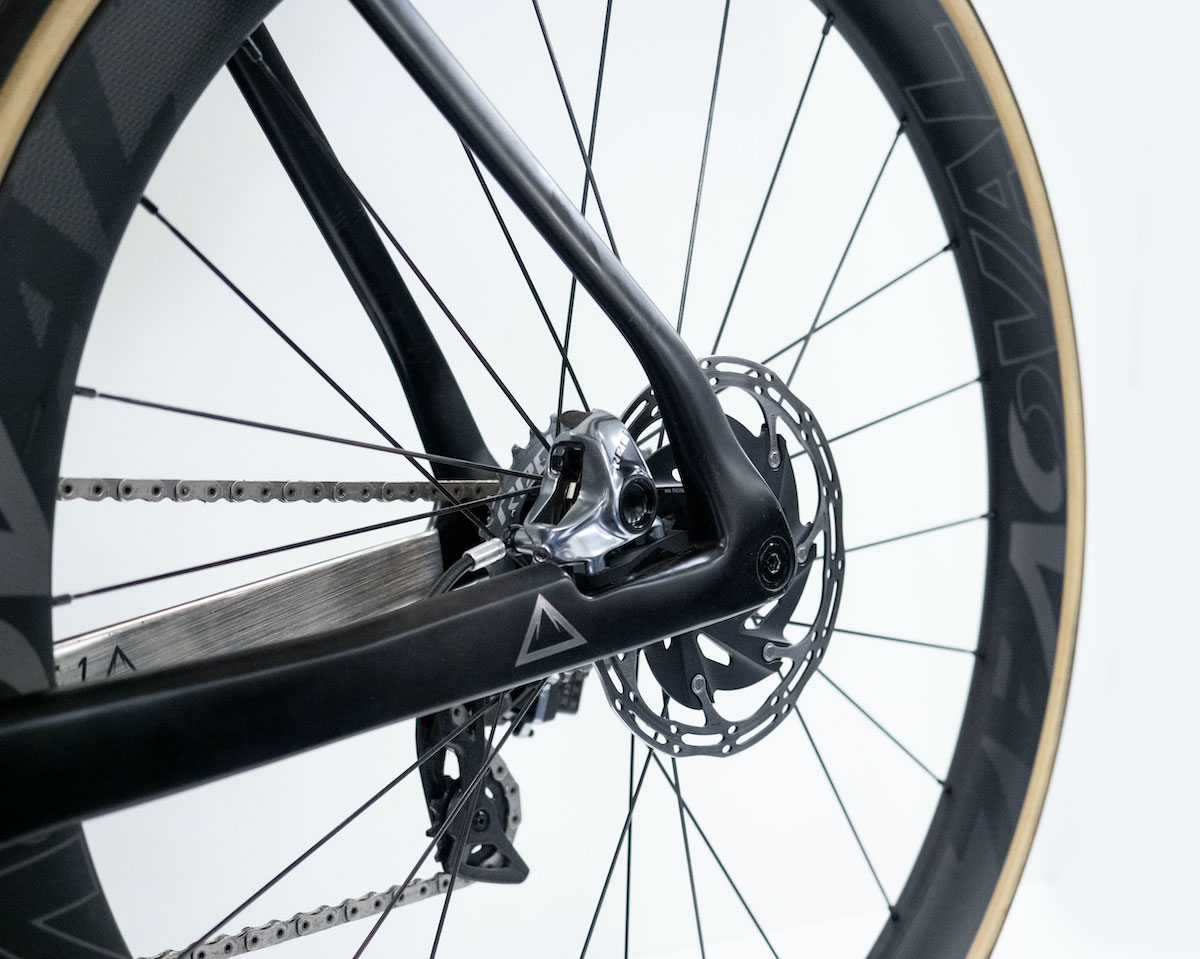 TRANSONIC 11 DISC SRAM RED CLOSEUP
