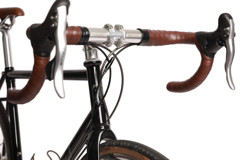 frame road logic disc black gray complete front angle 1024x683 1