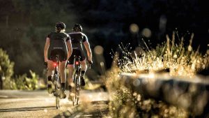 Più sicurezza su strada in bici? Si comincia dalle luci led...