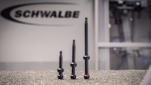Nuove valvole Schwalbe per tubeless: rendono più facile il montaggio