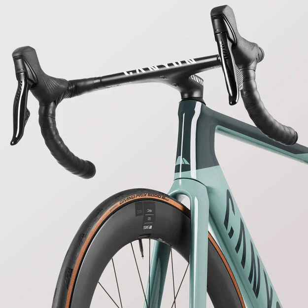 3051 TOP 1 aeroad cf slx 7 disc etap P08 Cockpit copia
