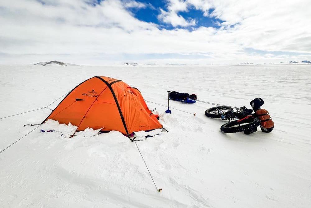 Antarctica Unlimited: Omar Di Felice è partito!
