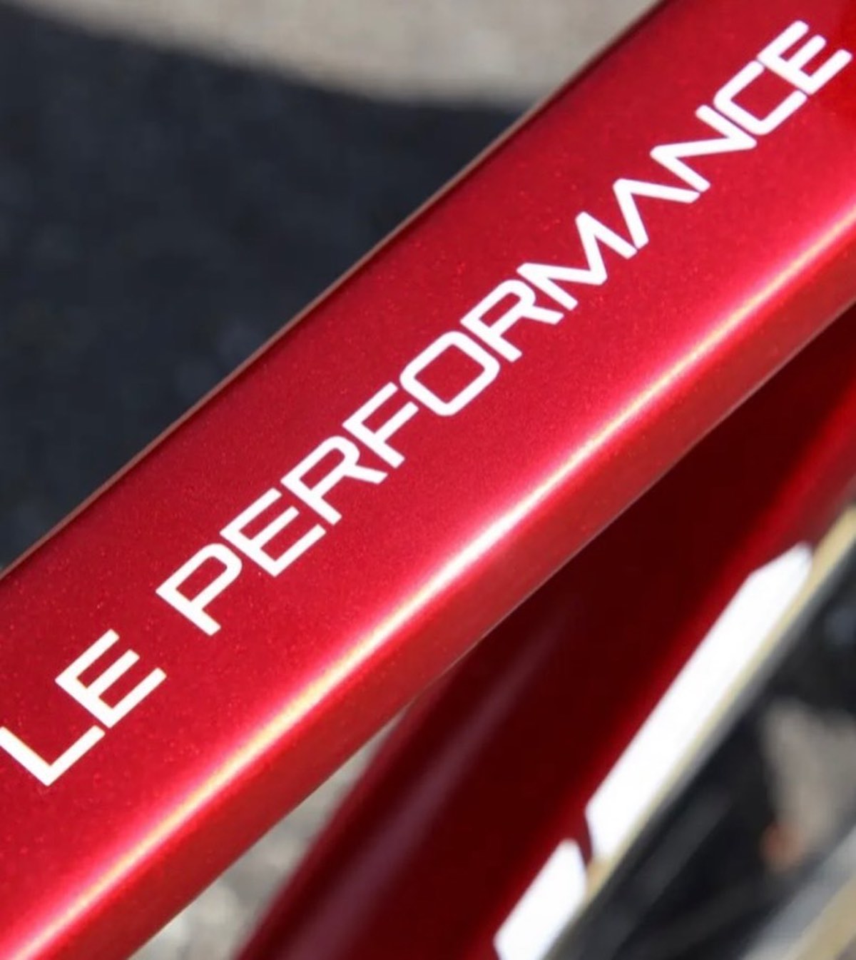 Adris Le Performance