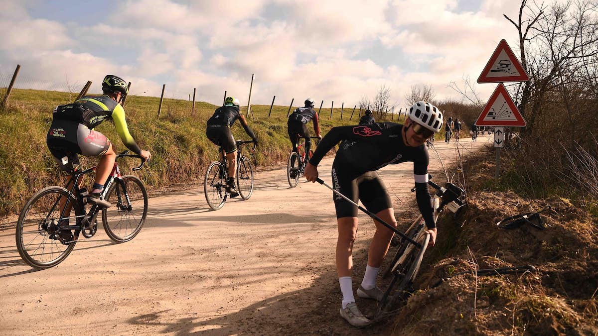 Granfondo Strade Bianche 2024: 6 punti di assistenza targati Shimano. Ecco dove