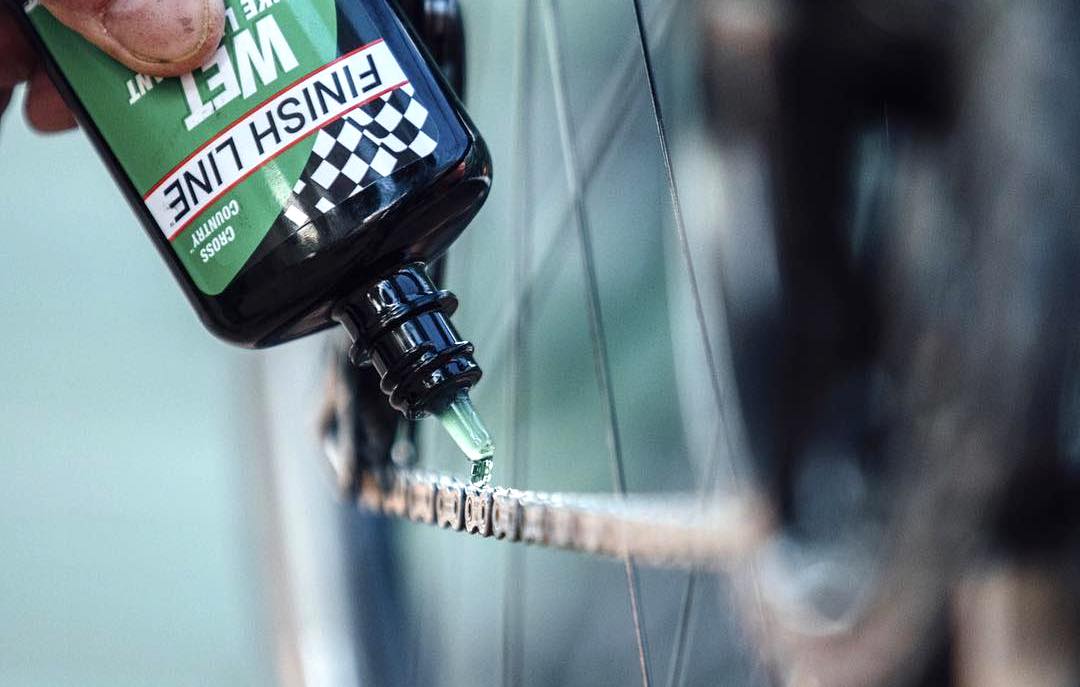 Lubrificare la catena della bici