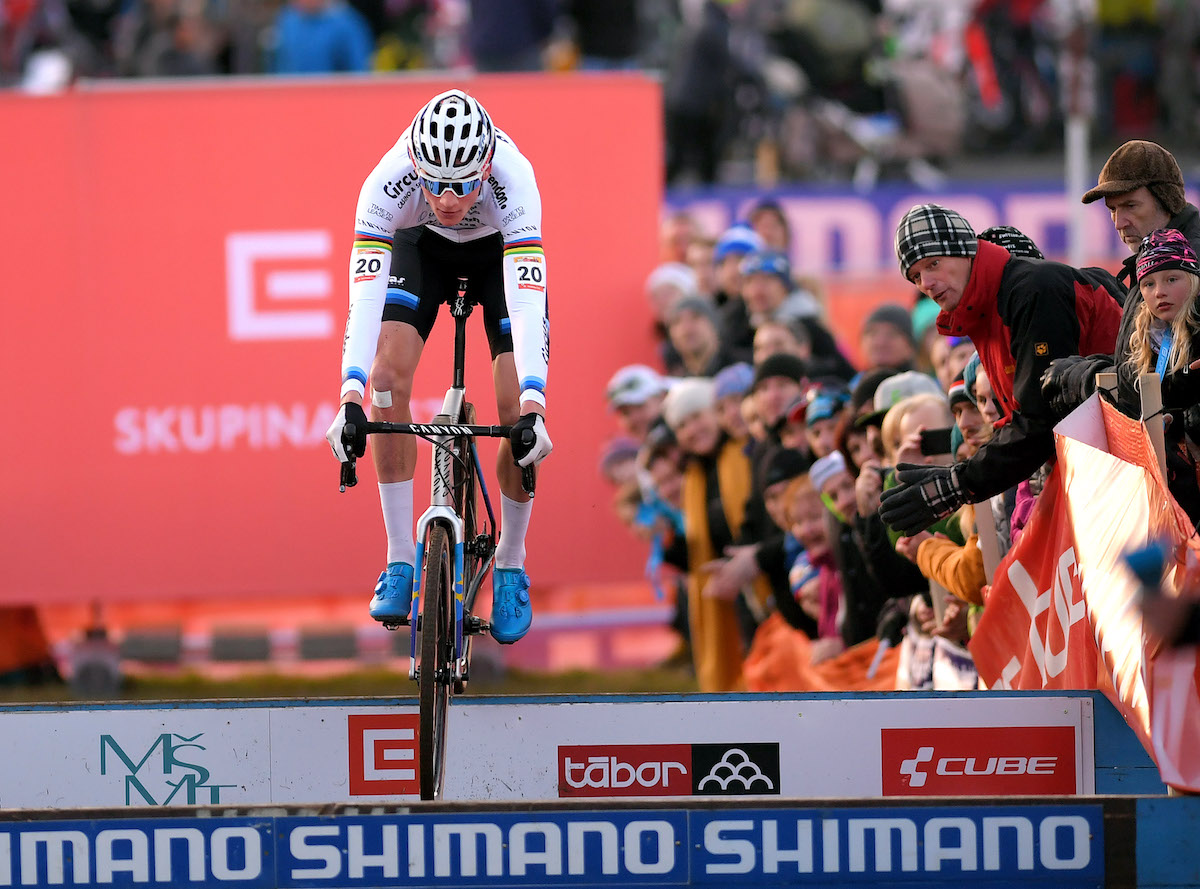Shimano e UCI