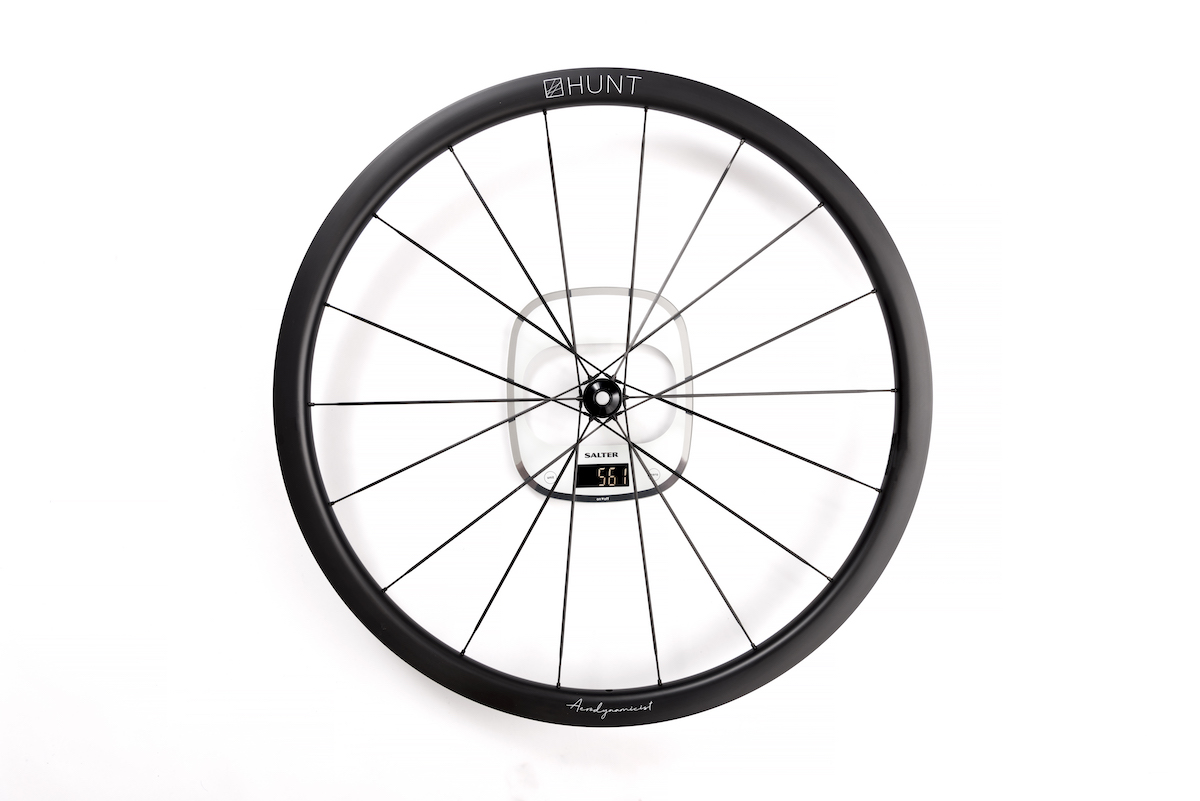 Hunt 32 Aerodynamicist UD: hookless, raggi in carbonio e peso piuma