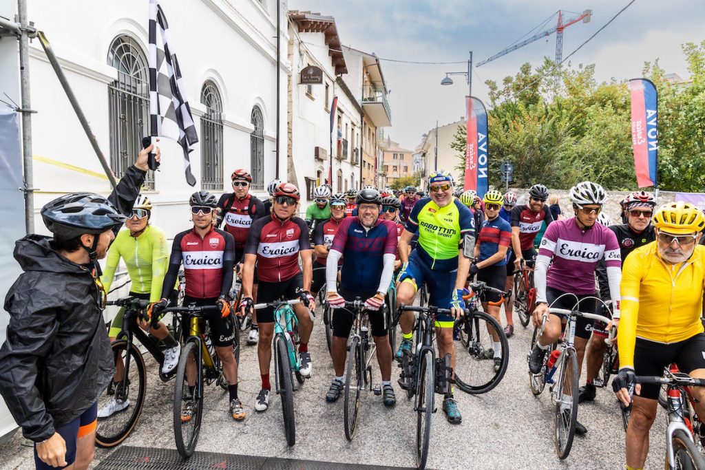 Nova Eroica Gran Sasso 2022 partenza da Castel del Monte 1024x683 1