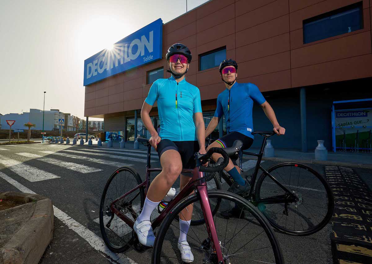 Santini con Decathlon e UCI