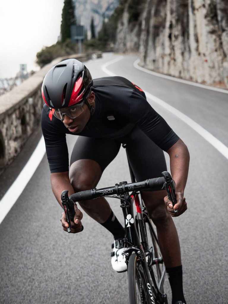 met manta mips road cycling helmet 9 768x1024 1