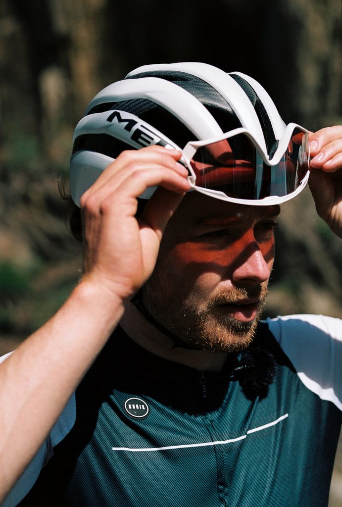 met trenta 3k carbon mips road cycling helmet 23 691x1024 1