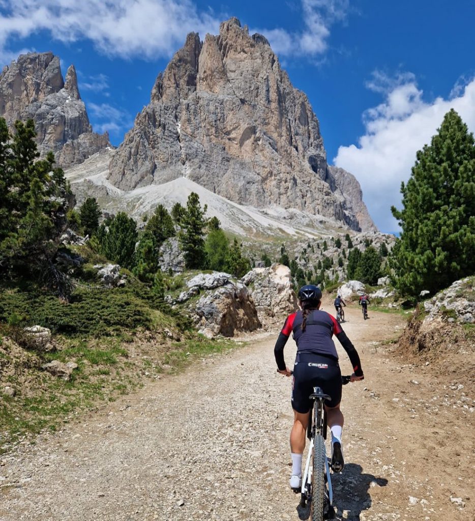 354233916 10224536027290253 7372606135645208235 n 934x1024 1