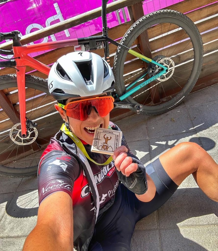 357840234 10224668073271320 8769544732728320021 n 889x1024 1