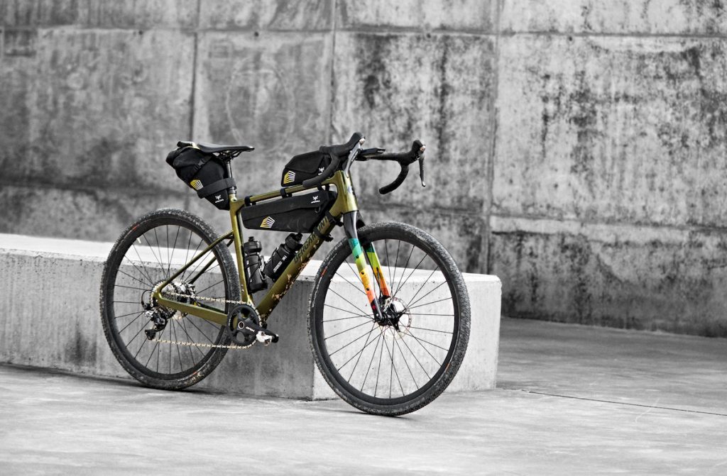 BGM MY22 Grandurance Elite Headerimage 1600x1200 1 1024x671 1