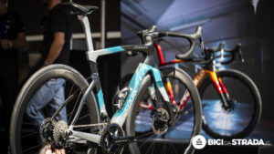 Pinarello Dogma F 2024 si veste di nuovi colori