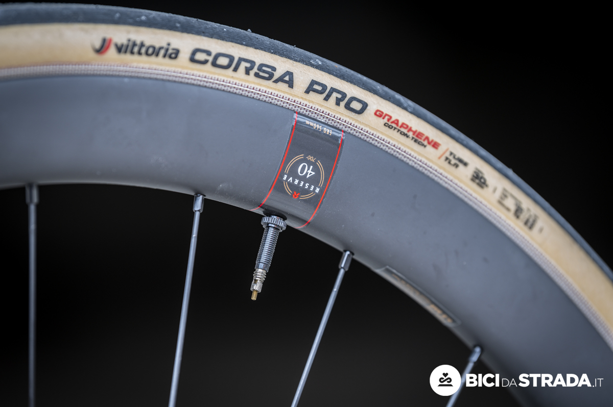 Montare i tubeless da strada è sempre più facile