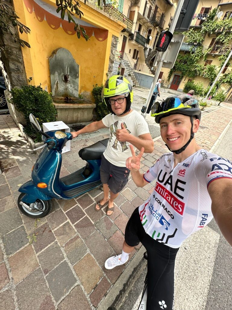 pogacar dietro motore 1