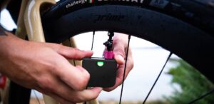 Nuovo AirMach Electric Mini Inflator: pompa elettrica, gonfia fino a 7 bar