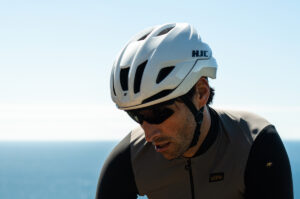 Nuovo casco HJC Crosser: per strada o gravel a 79 euro
