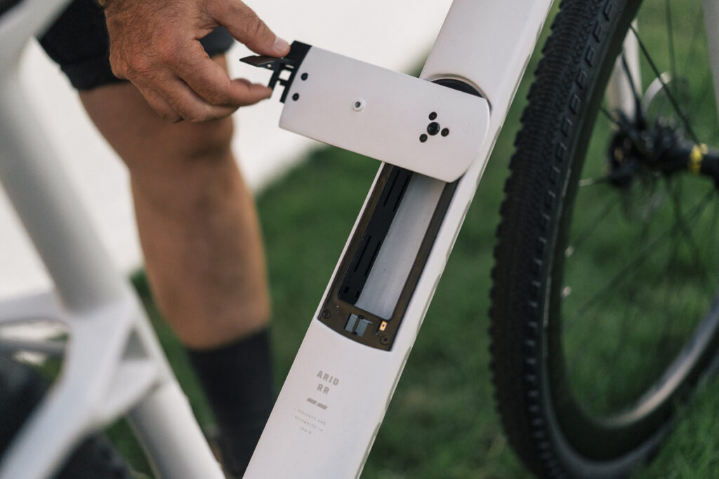 MONDRAKER ARID 16