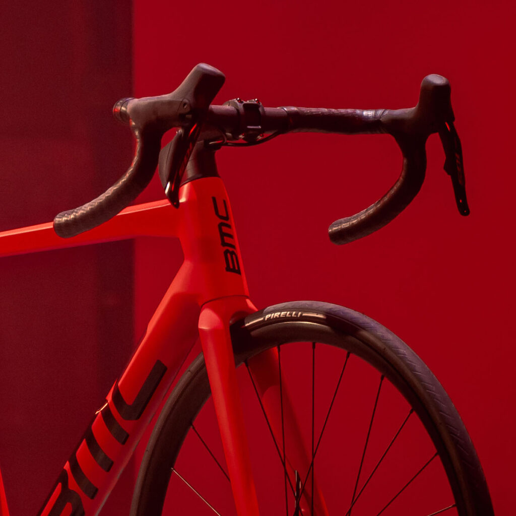 BMC 2026 Teammachine SLR THREE red blk blk glam key 9