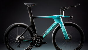 Bianchi presenta la nuova Aquila RC da crono
