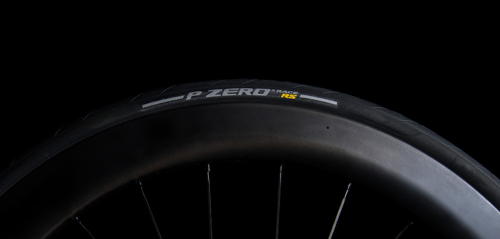 Dopo la versione TLR lanciata nella primavera del 2024, Pirelli svela anche il nuovo P Zero Race RS per camera d’aria.