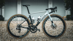 BIKE CHECK - Nei dettagli della Scott Addict RC di Pidcock per la Tirreno-Adriatico