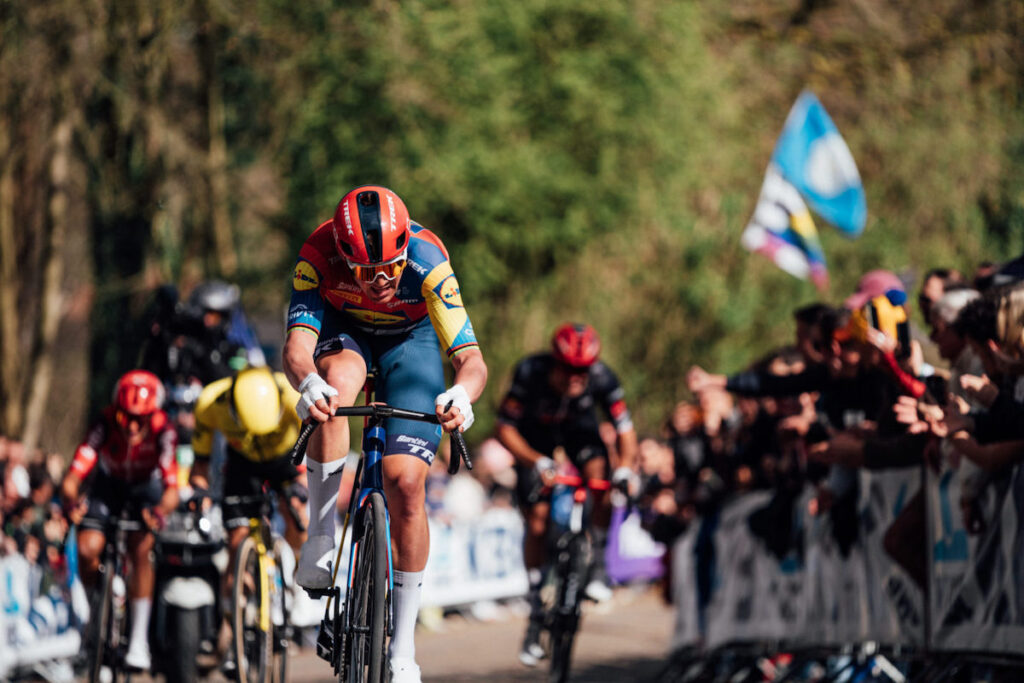 ZW 5629 scaled 1600x0 c default