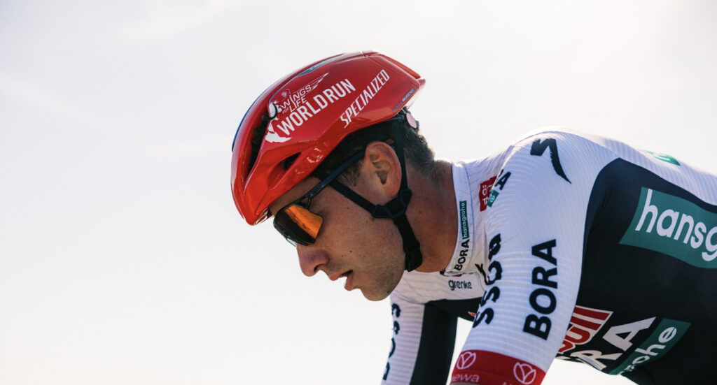 casco rosso
