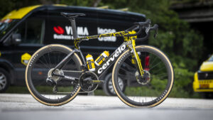 BIKE CHECK - La Cervélo di Van Aert al Giro: un passo indietro sulle pedivelle
