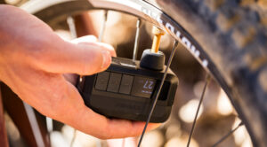 Nuova pompa elettrica portatile Trek Air Rush: dettagli e prezzo