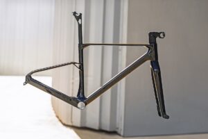 Mondraker Arid Carbon Eclipse: telaio gravel in edizione limitata