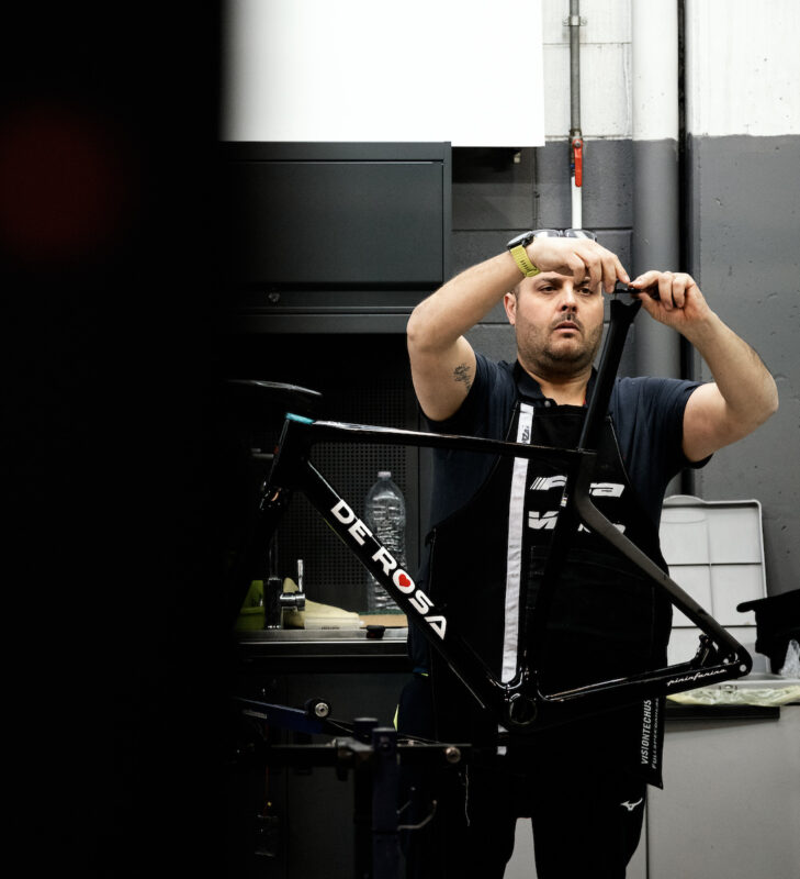 De Rosa 70 SuperBlack usate dai pro della bardiani