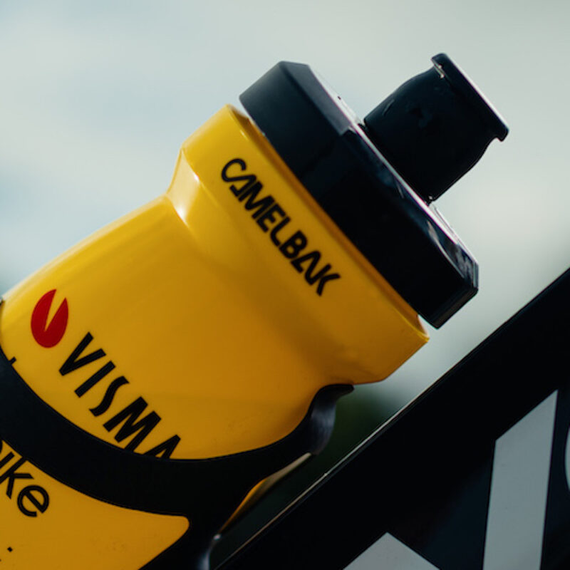 CamelBak partners with Team Visma Lease a Bike copia