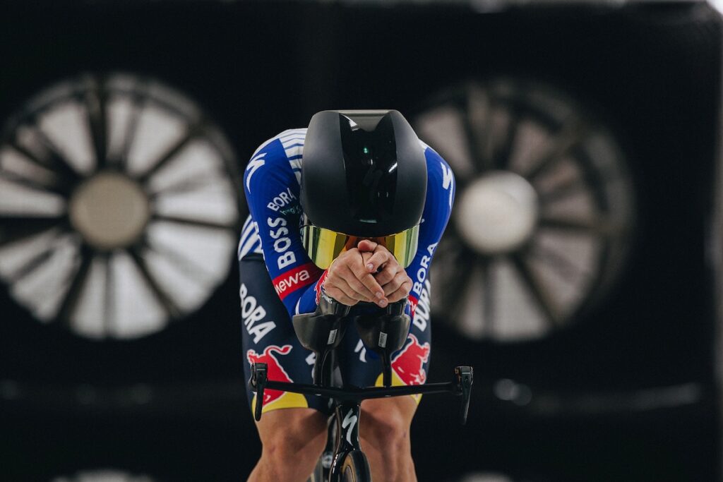 ROAD 10484 RedBull LTD Apparel pressonepager 2