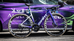 La nuova Giant Propel SL vista da vicino alla Tirreno. Nei dettagli della bici di Vendrame