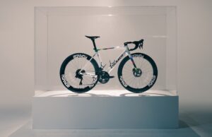 Su Bikeroom all’asta la Colnago di Pogačar usata alla Liegi 2025