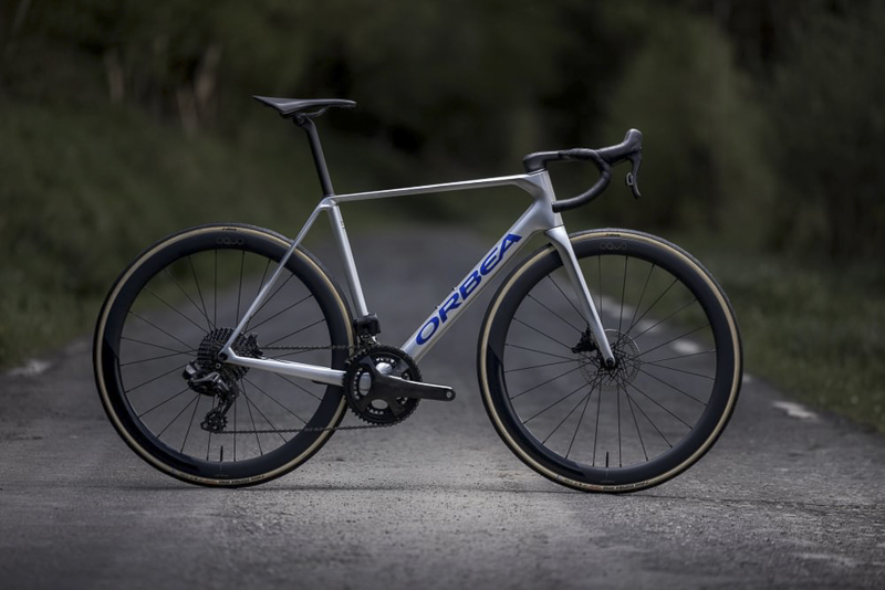 Orbea con Campagnolo Record e Super Record.
