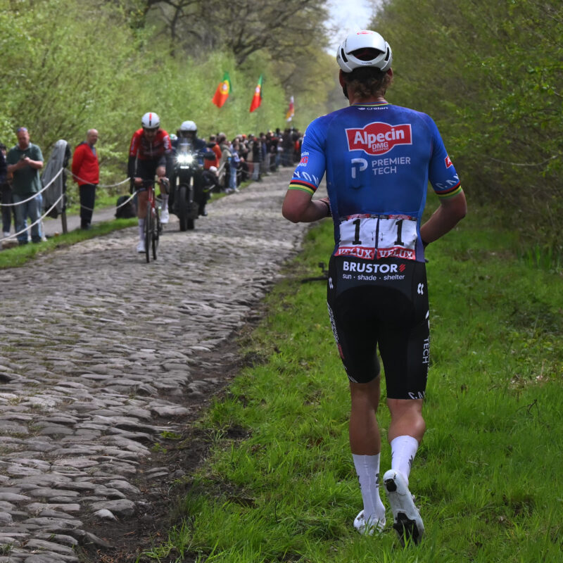 Van der Poel e i nuovi pedali Shimano