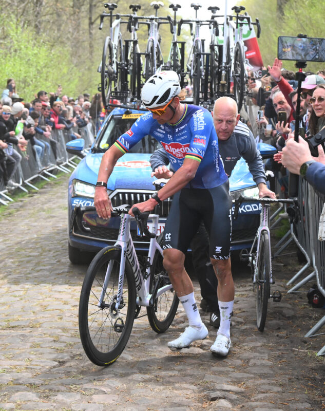 Van der Poel e i nuovi pedali Shimano