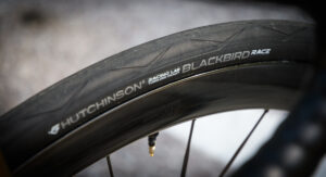 TEST - Hutchinson Blackbird Race: prestazioni top, ma ancora poco diffuso